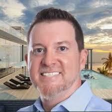 Tara Oakes's Instagram, Twitter & Facebook