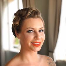 One of my favorite looks!! Vintage glam with a beautiful cat eye is  timeless, elegant, and always a statement I love creating classic moments  like this that never go out of style