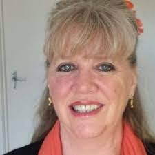 Gail Mortimer's Instagram, Twitter & Facebook