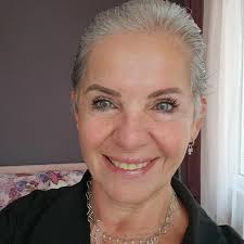 ⬅️ Cyril Hanouna et Kelly Vedovelli, c'est fini ? La chroniqueuse répond  sans détour “Il n'arrête pas de me...“ Voir le 1er c🗯️mmentaire⬇️