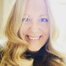 Ella Davidson's Instagram, Twitter & Facebook