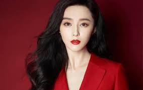 Hết thời vàng son, 'nữ hoàng giải trí' một thời Phạm Băng Băng phải đi rao  bán hàng online