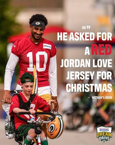 Green Bay Packers | Get you a man that can do both @amfam | Instagram