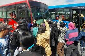 And despite a major downturn in the system's finances under the subsequent mayors who served between 2008 and 2016, the tm brt had nearly returned to full cost recovery just before the pandemic, at the end of peñalosa's second term. Transmilenio Transport Trouble