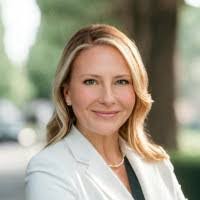 Andrea Beagle's Instagram, Twitter & Facebook