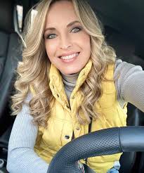 How to handle a sprained ankle while visiting Dollywood in Tennessee?