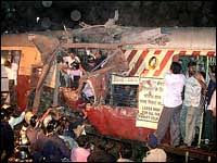 Blast in Mumbai train, 10 killed ...