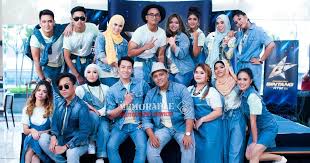 Drama bersiri 'dia anak jeneral' yang diadaptasi daripada novel tulisan hezzy azra akan mula ditayangkan di radio televisyen malaysia (rtm tv2) bermula 24 januari ini. Dalin Lienda