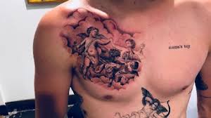 The backside of the young footballer has a tattoo … der nationalspieler ließ sich auf den rücken ein bild von sich tätowieren. News Archive Seite 6 Von 7 Tattoo Spirit