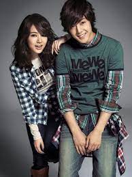 Jung So Min And Kim Hyun Joong He S Coming Back From Military Duty I Hope He Can Reinvent Himself I Know He Can Yoon Eun Hye Kim Joong Hyun Korean Actresses