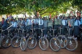 Fahrrader Fur Entwicklungslander World Bicycle Relief Ubergibt Das 500 000ste Rad In 2020 Fahrrad Entwicklungslander Radfahren