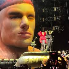 No hubo concierto de ghost pero llegamos para ver a los papotas y al  kendrick