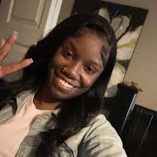 Lashanda Barnes's Instagram, Twitter & Facebook