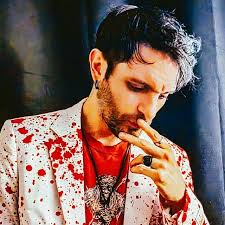 نعم، نشرت مؤخرتي البالغة من العمر 40 عامًا صورة فخ عطش لأنني ما زلت أستطيع  💅🏻