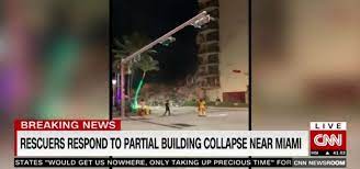 I vigili del fuoco sono a lavoro per verificare l'eventuale presenza di superstiti sotto alle macerie. Sge08caci18yvm