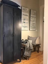 So Wirkt Der Flur Einladend Bietet Stauraum Spind Stauraum Schuhschrank