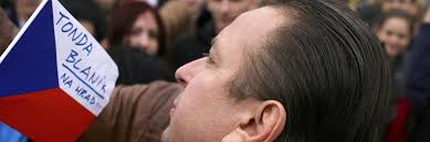 Máslo a politická satira do všech domácností. Prezident Blaník se trefuje  do černého i dalece přestřeluje