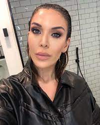 Capelli Effetto Bagnato Il Look Della Milano Fashion Week Capellistyle Nel 2020 Capelli Milano Fashion Week Tagli Di Capelli