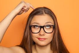 Quasi la metà della popolazione maschile soffre di alopecia ed una donna su tre sperimenta una progressiva caduta durante la vita. Quanto Crescono I Capelli 4 Risposte A Domande Comuni Estetica It