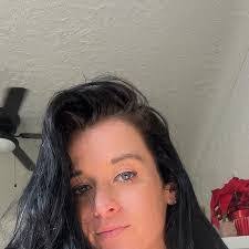 Danielle Bushong's Instagram, Twitter & Facebook