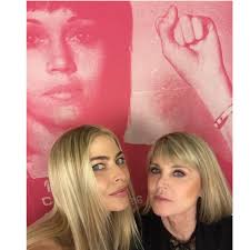 sandylintermakeup💄 Holidays 1995, I fell in love with Persian cats, and  rescued 4 of them! Myself with Traci. Such good natured kitties, I used to  take them all