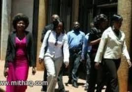 فضيحة بيع جوازات سفر أوروبية في مالطا. ÙÙŠ Ø´ÙˆØ§Ø±Ø¹ Ø²ÙŠÙ…Ø¨Ø§Ø¨ÙˆÙŠ Ø¬Ù…ÙŠÙ„Ø§Øª ÙŠØºØªØµØ¨Ù† Ø§Ù„Ø±Ø¬Ø§Ù„ Ø³Ù…Ø§ Ø§Ù„Ø¥Ø®Ø¨Ø§Ø±ÙŠØ©