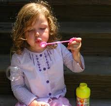 La Recette Du Produit A Bulles A Savon Cabane A Idees Bulle De Savon Bulles Savon