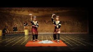 Suasana pagi di hari raya idul adha. Tari Piring Sejarah Gerakan Makna Tari Piring