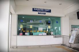 All things considered, the whole journey the most affordable operator is ktm: Ktm Komuter Northern Sector 2956up Butterworth To Padang Besar By Train Railtravel Station