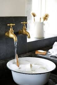 Roses And Rust Dealing With The Drought Stylishly Waschbecken Kuche Diy Badezimmer