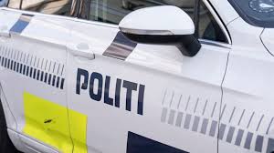 Ung mand i kritisk tilstand – kørte ind i lygtepæl på crosser