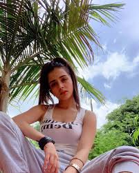 Niharika Tiwari - Kalakar House