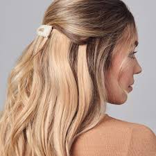 Use our gorgeous style tips for long hair to make a dramatic statement and flaunt those coveted locks. 7 Chic And Stylish Ways To Wear Hair Accessories L Ange Hair