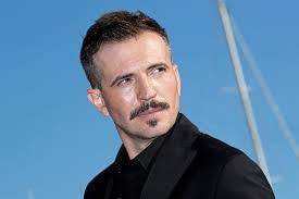 Daniel Spils's Instagram, Twitter & Facebook