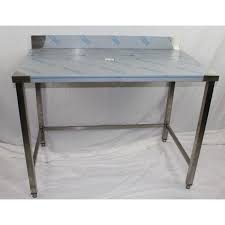 Table de réunion carrée ,conviendra parfaitement comme solution de réunion discrète et peu encombrante. Table Adossee Inox Soudee Sans Etagere