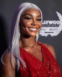 Last minute look for the @hollywoodunlocked Awards. Thankful for the team  that was able to make it happen! 💪🏾 Hair: @trueindianhair Install and  Color: @envy_myhair