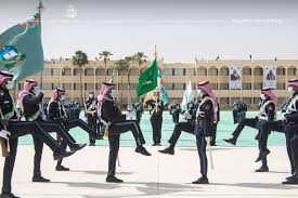 قائد كتيبة الحماية والتعزيز العقيد: Ø±Ø¦ÙŠØ³ Ø§Ù„Ø¬Ù‡Ø§Ø² Ø§Ù„Ø¹Ø³ÙƒØ±ÙŠ ÙŠØ²Ù Ø®Ø±ÙŠØ¬ÙŠ ÙƒÙ„ÙŠØ© Ø§Ù„Ù…Ù„Ùƒ Ø®Ø§Ù„Ø¯ Ø§Ù„Ø¹Ø³ÙƒØ±ÙŠØ© ØµØ­ÙŠÙØ© Ø§Ù„Ù…ÙˆØ§Ø·Ù† Ø§Ù„Ø¥Ù„ÙƒØªØ±ÙˆÙ†ÙŠØ©