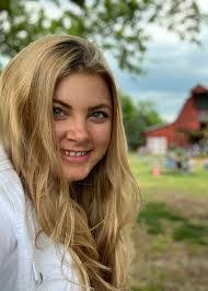 Stacy Neal's Instagram, Twitter & Facebook