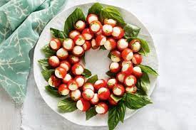 Christmas Caprese Wreath Recipe Vegetarian Christmas Christmas Buffet Christmas Finger Foods