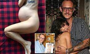 Photographer Terry Richardson shares a nude photo of his pregnant  girlfriend | Daily Mail Online