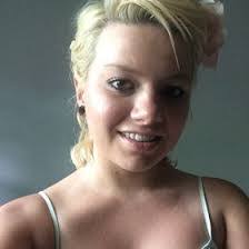 Lauren Navarra's Instagram, Twitter & Facebook