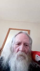 Hi all! I just wanted to how to do this how to get people buy introduce  myself and share a photo I took