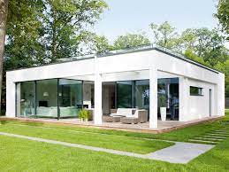 Bungalow trio mit garage kern haus. Moderne Bungalows Liegen Wieder Im Trend Zuhause3 De
