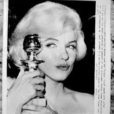 Marilyn Monroe Golden Globe 1961 Photo Souvenirs & Memorabilia