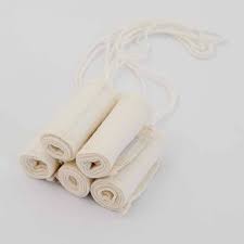 The choice between tampons and pads can be difficult at first, so here's what you need to know about when you should wear each menstrual product. Waschbare Stoff Tampons 8 Stuck Imsevimse Deutsch
