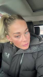 Just me orrrr?? 🤷🏼‍♀️