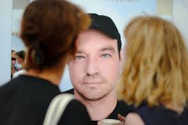 La Fédération hospitalière de France lançait le mercredi 2 juillet à la  Fisheye Gallery « La tête haute », un programme de sensibilisation à la  psychiatrie, une collaboration inédite avec la… |