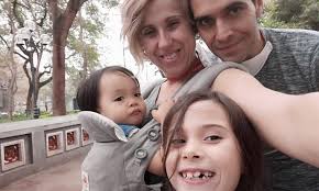 La familia de la segura está compuesta por su madre, a quien , su padrastro y sus dos hermanos menores. Familia Perrino Si Pudiesemos Traeriamos A Vietnam A Nuestros Seres Queridos La Seguridad Es Altisima Bidebieta