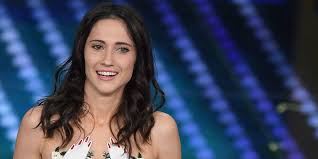 Sfida vs ballando dal 7 gennaio 2012! Italia S Got Talent Lodovica Comello Chi E Eta Carriera Vita Privata