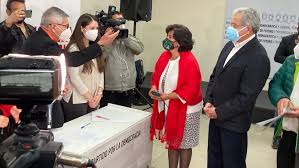 Yasna provoste campillay (vallenar, región de atacama, 16 de diciembre de 1969) es una profesora y política democratacristiana chilena de ascendencia diaguita. Nuestra Precandidata Presidencial Senadora Yasna Provoste Campillay Inscribio Su Candidatura Consulta Ciudadana De Unidad Constituyente Somosladc